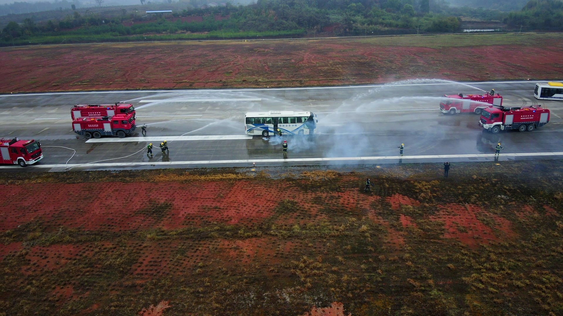 衡陽南岳機場開展“鴻雁2022”航空器突發(fā)事件應(yīng)急救援綜合演練
-空運流程